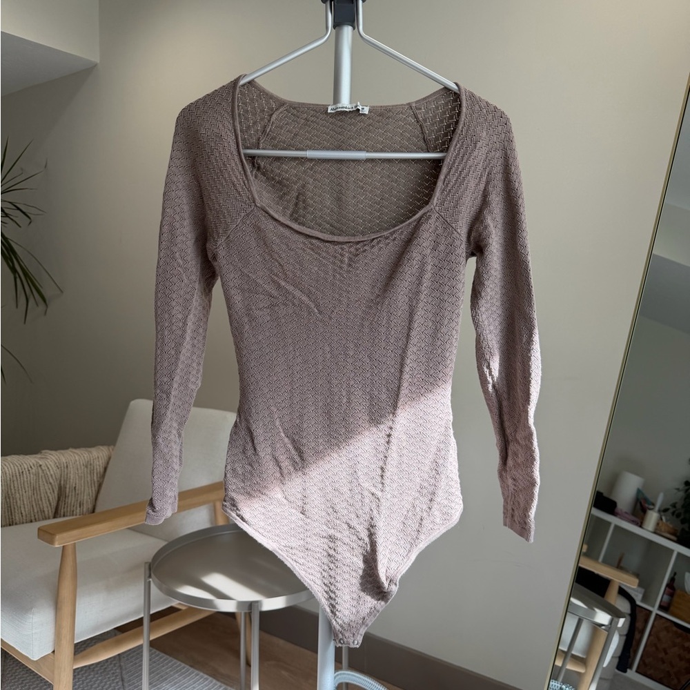 Womenโs | Abercrombie & Fitch Pointelle Square Neck Bodysuit, Beige | Medium